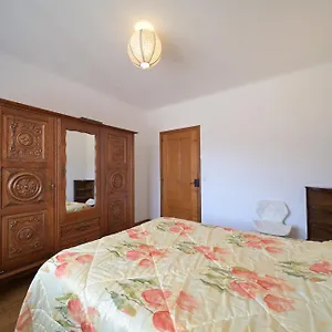  Hébergement de vacances La Maison Du Village